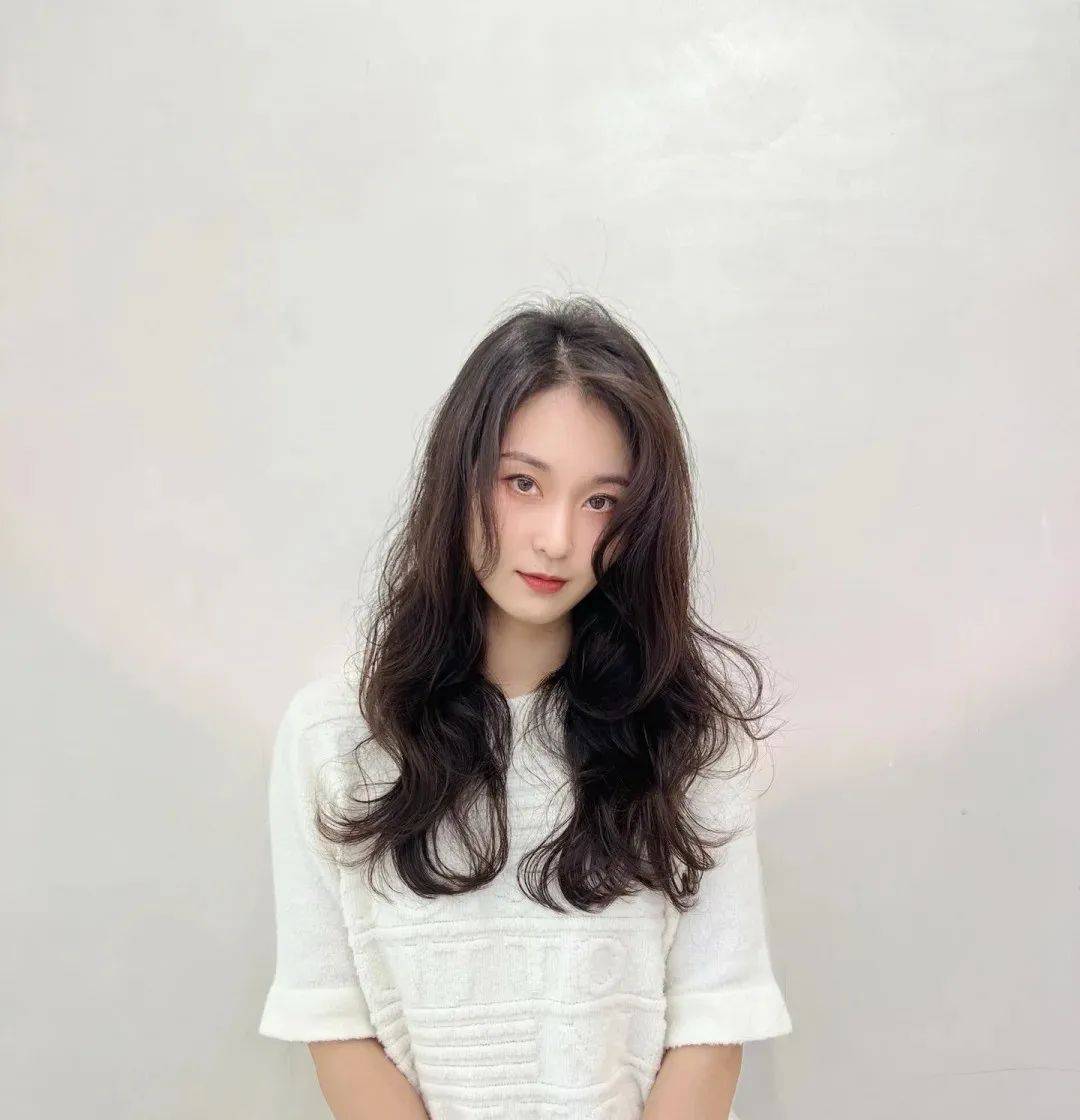 女神必备慵懒风烫发 谁烫谁好看的