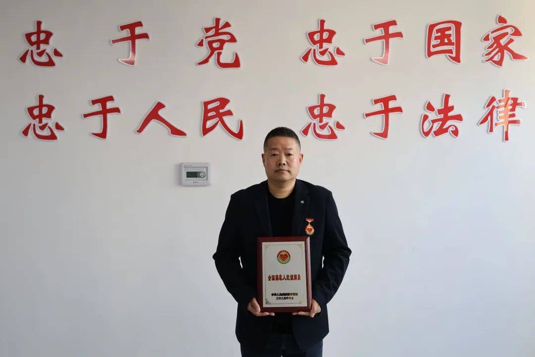 黄敏:耕耘在大山里的“老黄牛”_法治_工作_纠纷