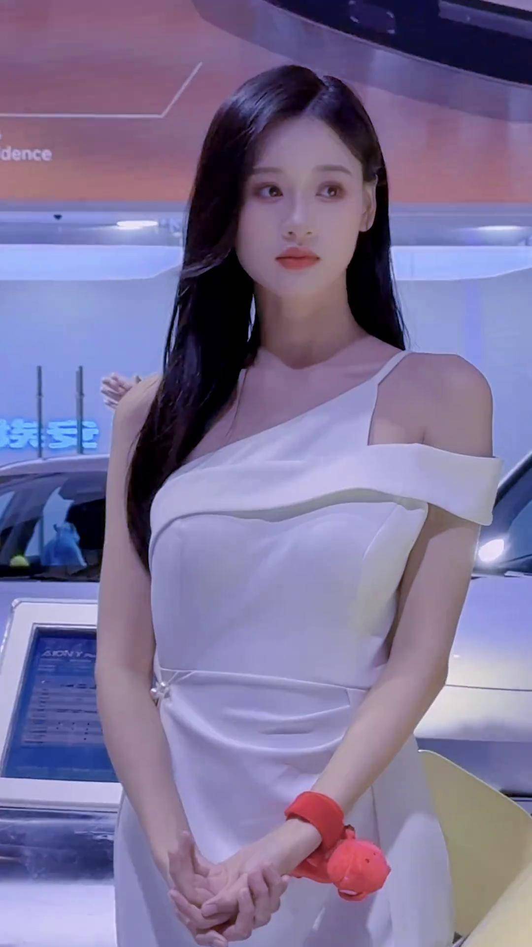 2024重庆车展埃安展台 晓晓重庆车展 美出高级感 车展车模