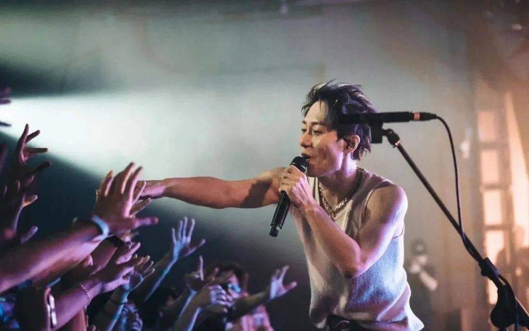 从粉丝到巨星!作为陶喆亲传弟子、华语R&B最低调的神,他到底有多传奇?_丁世光_音乐_demo