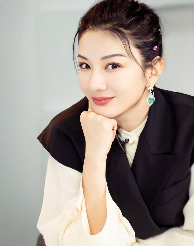 女儿成为她的动力,47岁的黄奕早就翻身了_姜凯_婚姻_黄毅清