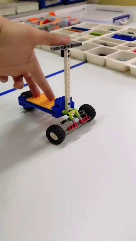乐高 滑板车 原创 小颗粒入门《滑板车》,利用四边形的不稳定性做出