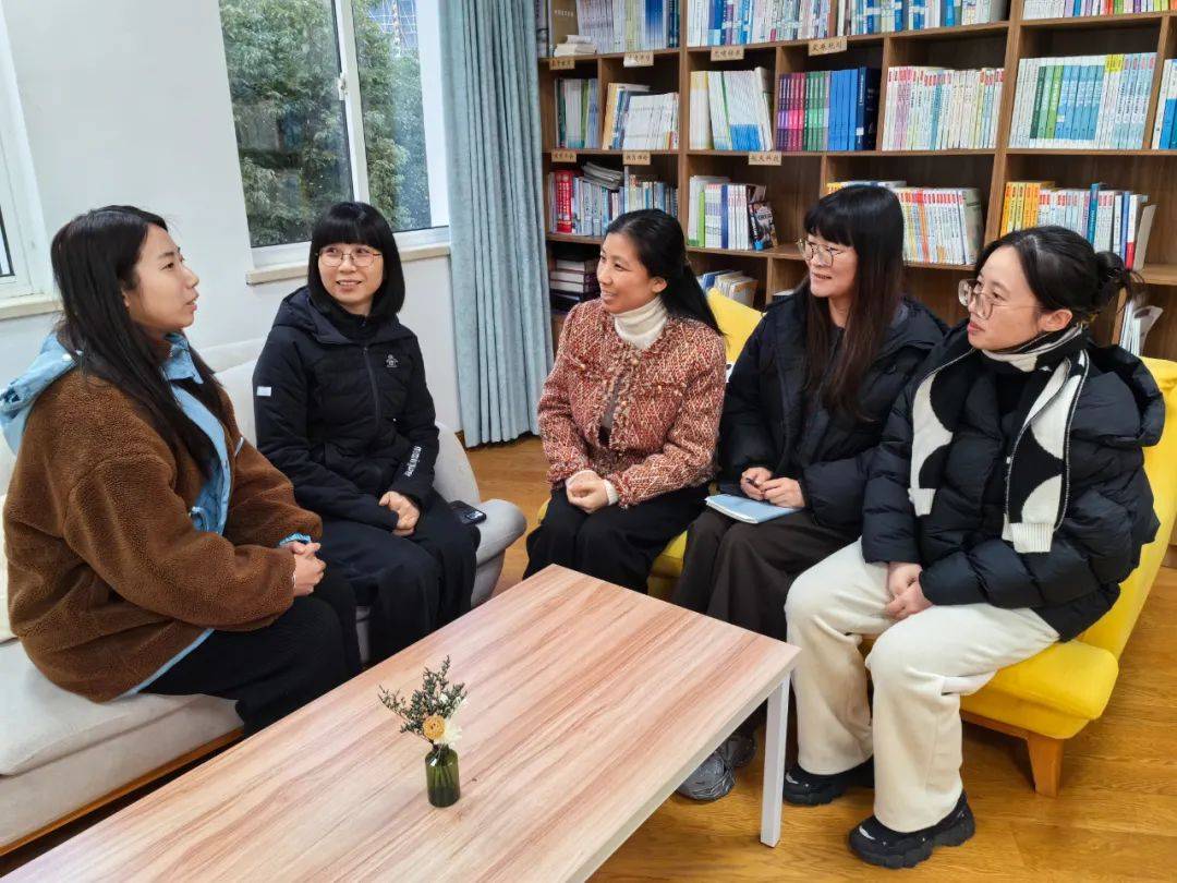 【壮丽70年,我的人大情怀】冯小英:将每一个孩子放在心间