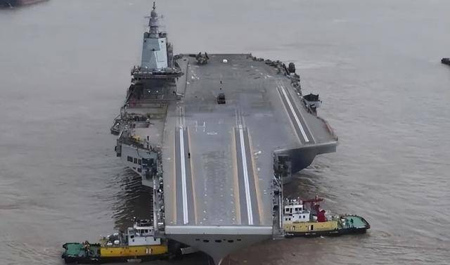 076型下水,四川喜提4万余吨巨舰,首个无人机“母舰”诞生? 076型下水,四川喜提4万余吨巨舰,首个无人机“母舰”诞生?