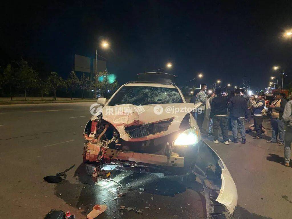 柬埔寨知名说唱歌手遭遇车祸身亡!现场监控曝光