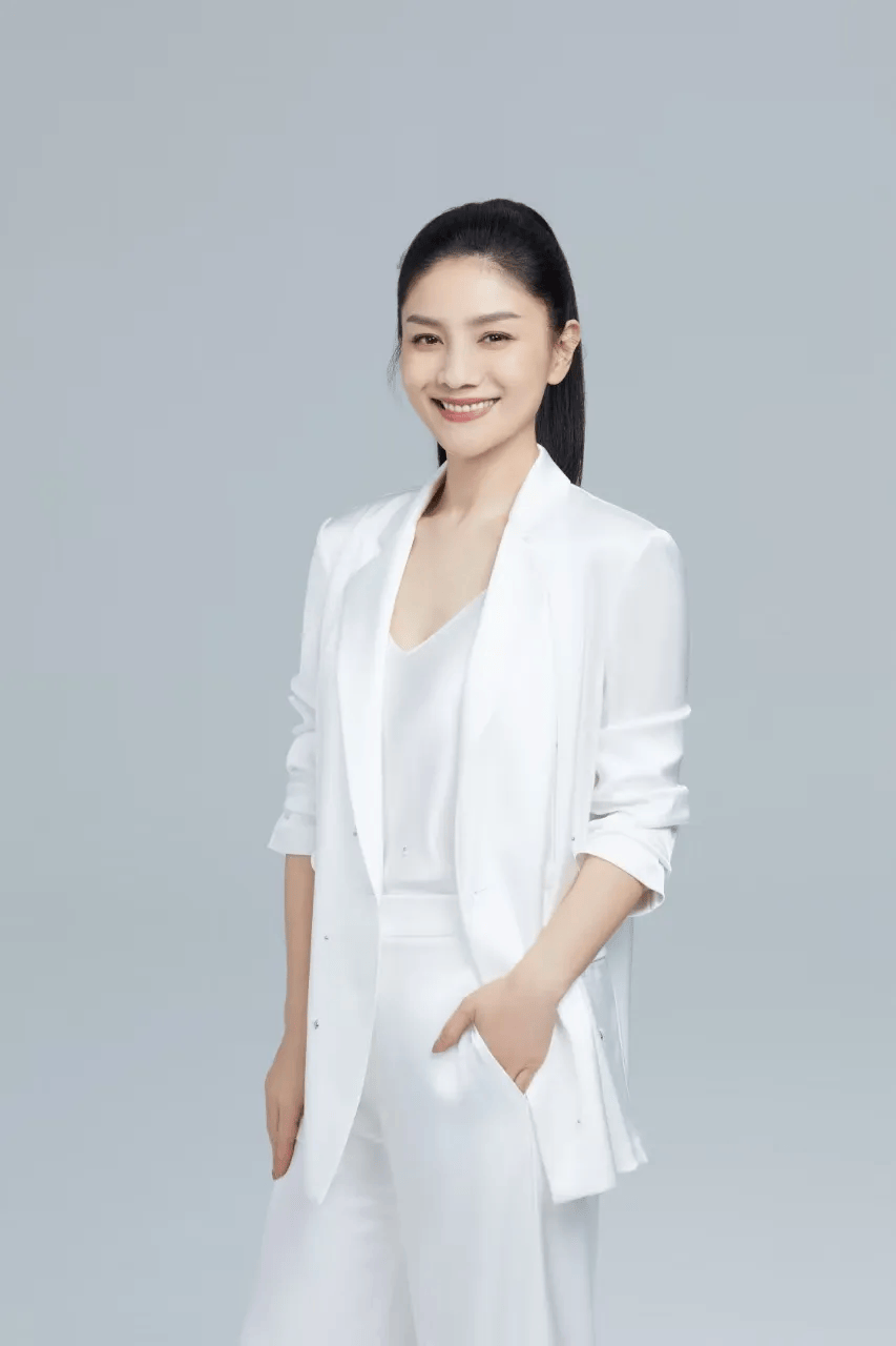 沙溢暴瘦变薄肌帅哥,胡可直呼一辈子没见过,果然真夫妻最好磕