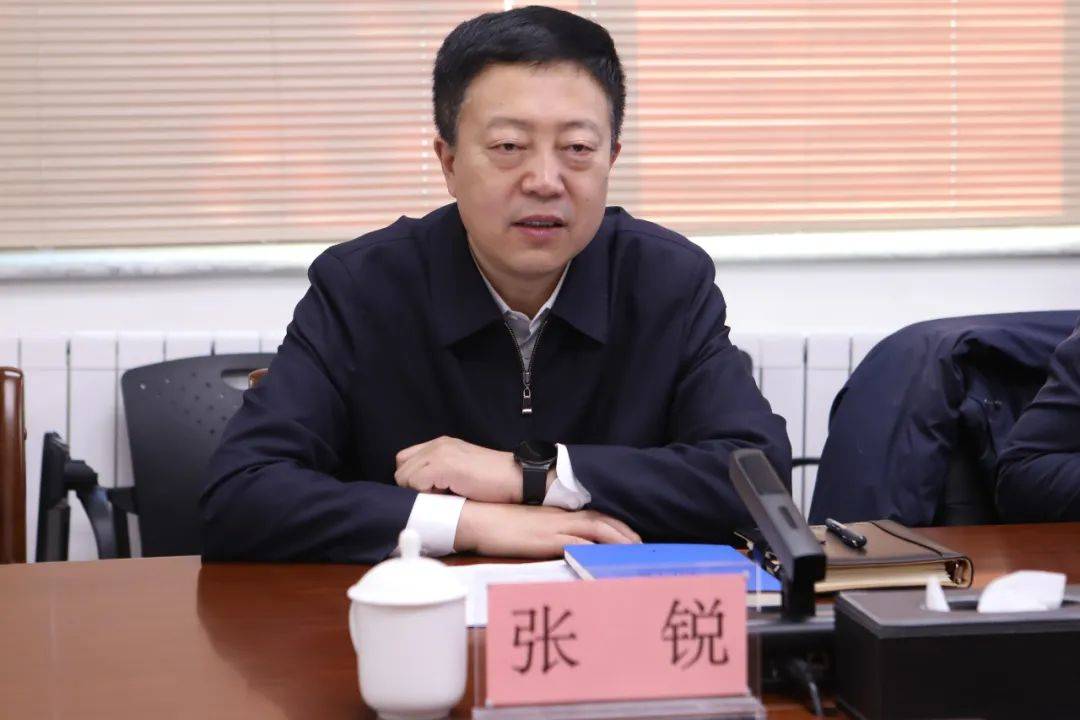 张锐感谢自治区统计局对文化产业和旅游及相关产业工作的支持和配合