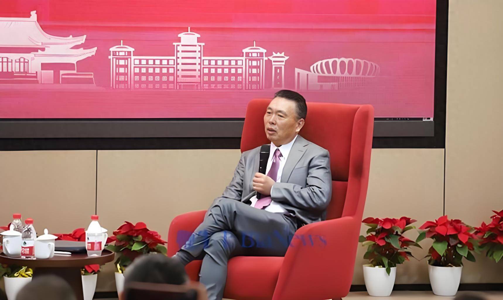 著名投资人段永平投资宝典：不要着急挣快钱，最重要的是不要踩雷_创业_东西_事情
