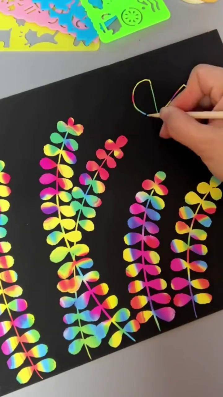 轻轻一刮就是一幅五颜六色的画儿童 刮画纸 想画什么画什么 ,培养孩子