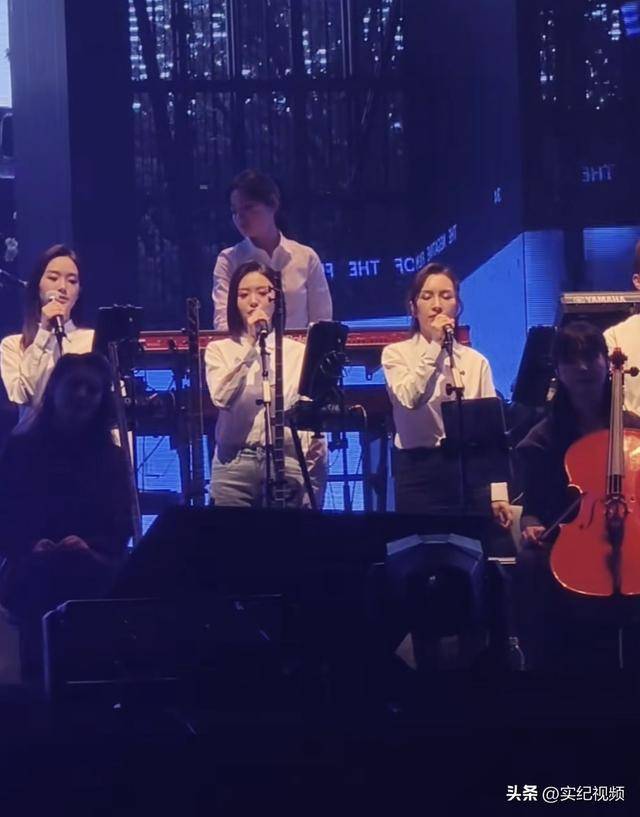 周煜琦曝刀郎北京演唱会吃火锅,全场消费徐子尧负责,理由很逗 周煜琦曝刀郎北京演唱会吃火锅,全场消费徐子尧负责,理由很逗