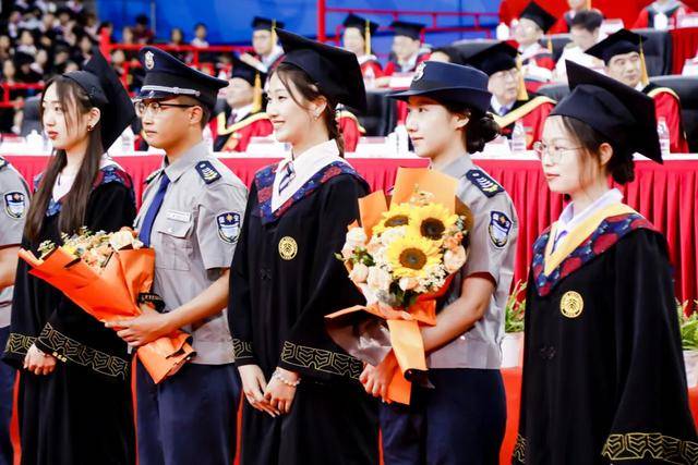 女子考研失败后到北大当保安