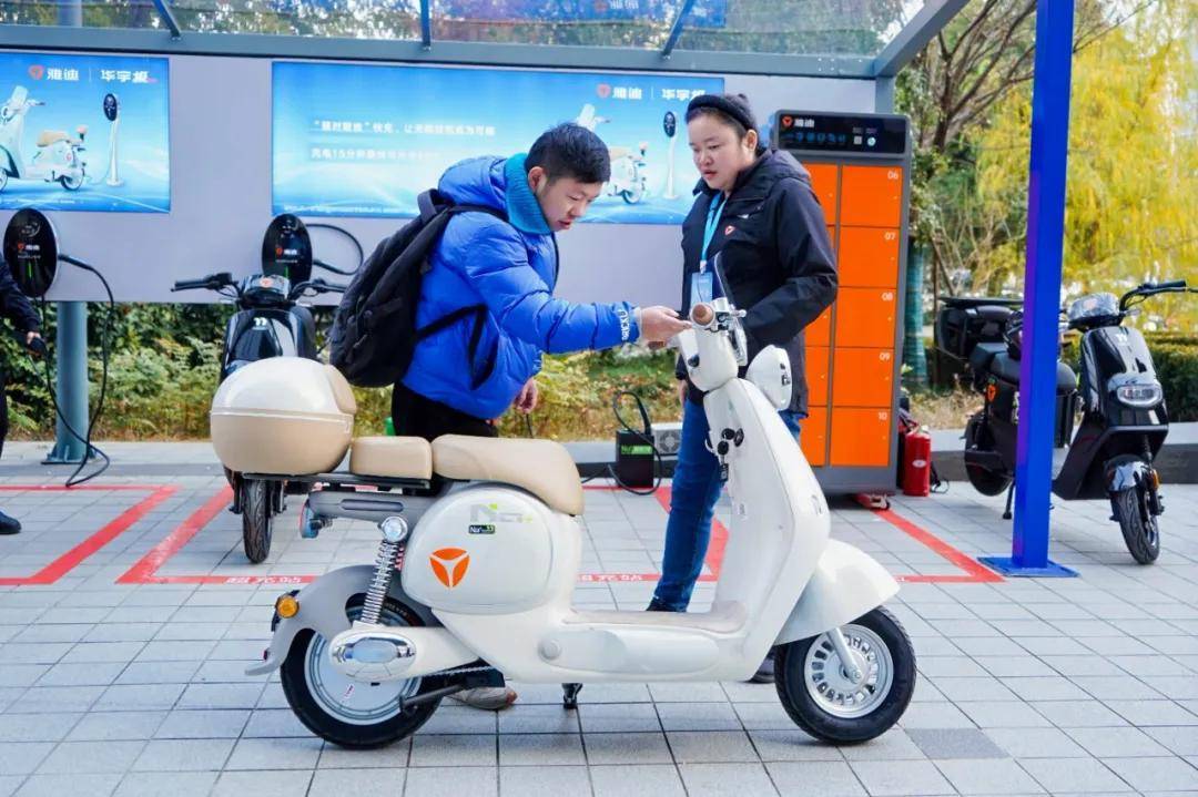 雅迪钠电车热销引领出行新风尚，钠电市场高增长启航