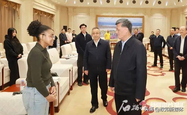 看清污蔑与谎言!新疆党政“一把手”与他们面对面 看清污蔑与谎言!新疆党政“一把手”与他们面对面