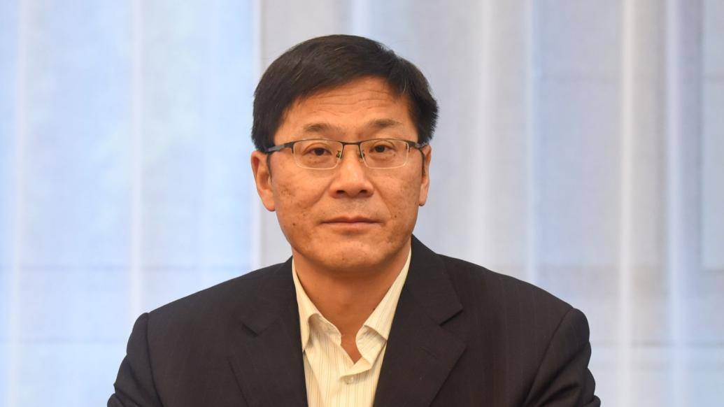出生地均为安徽黄山,曾长期在黄山市工作,担任过黄山市徽州区委副书记