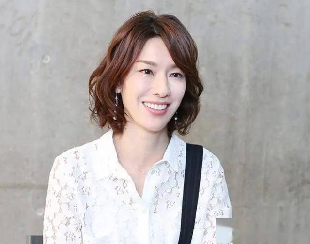 2019年时,山本未来结束了和椎名桔平的婚姻,争得了儿子的抚养权,之后