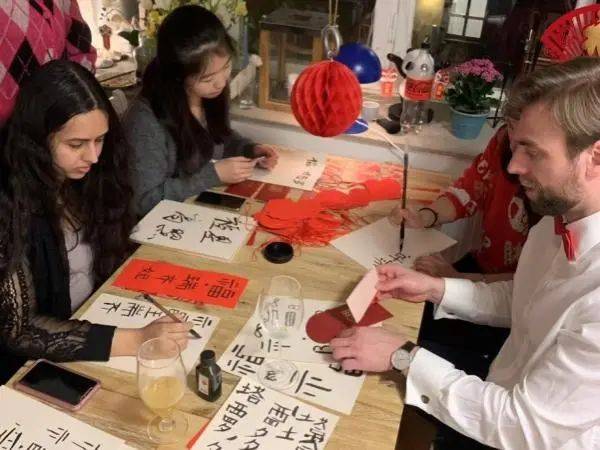 50+开启留学新征程：勇敢逐梦的他们
