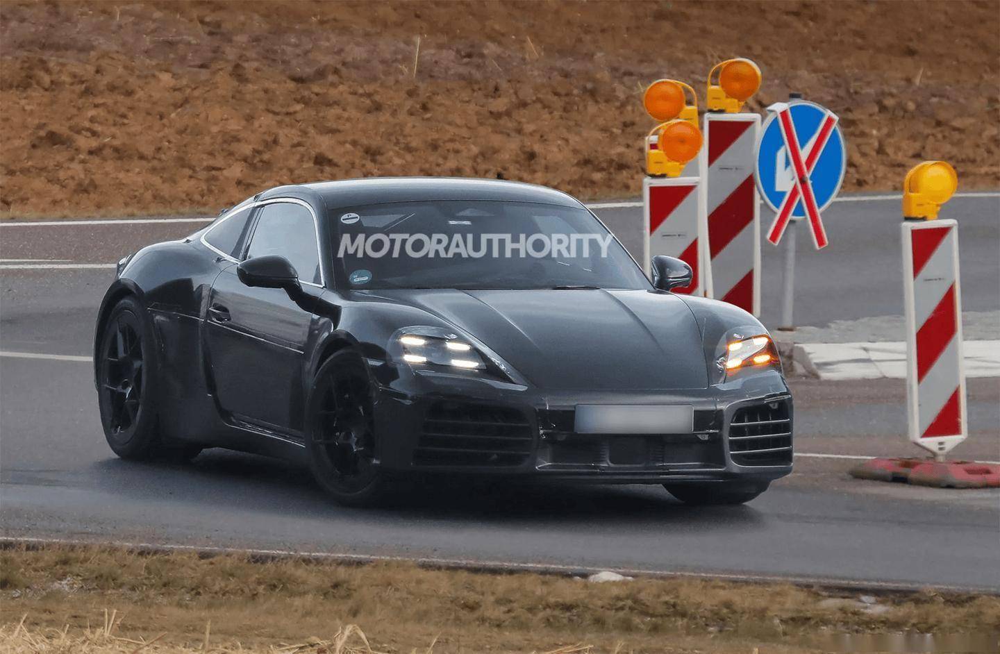 保时捷718 Cayman EV谍照曝光，电动跑车新纪元即将开启？