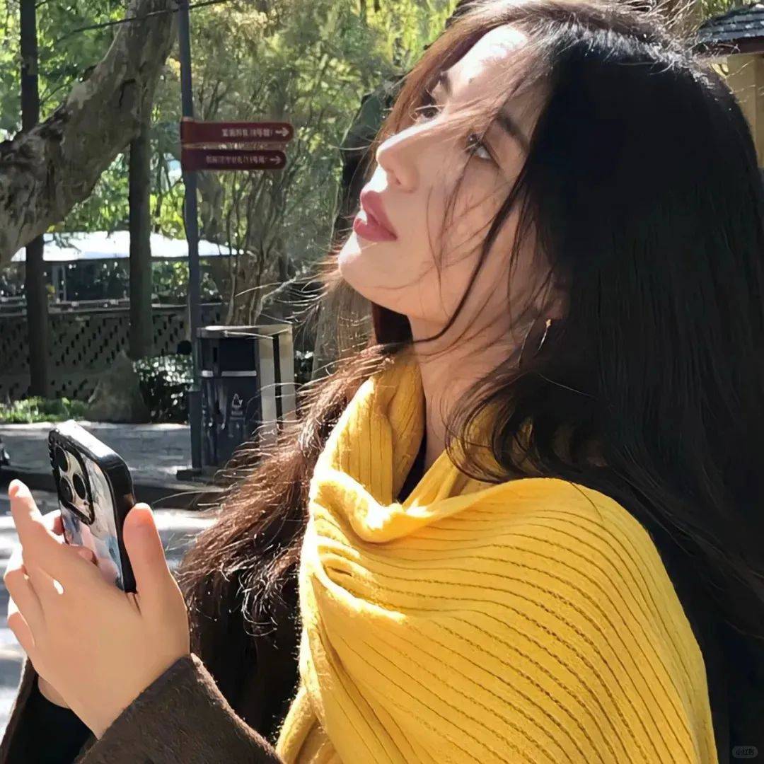 "一天换八百次微信头像"