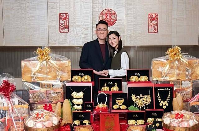 威斯尼斯官网恭喜香港知名女星晒高颜值婚纱照即将和未婚夫在星级酒店结婚(图4)