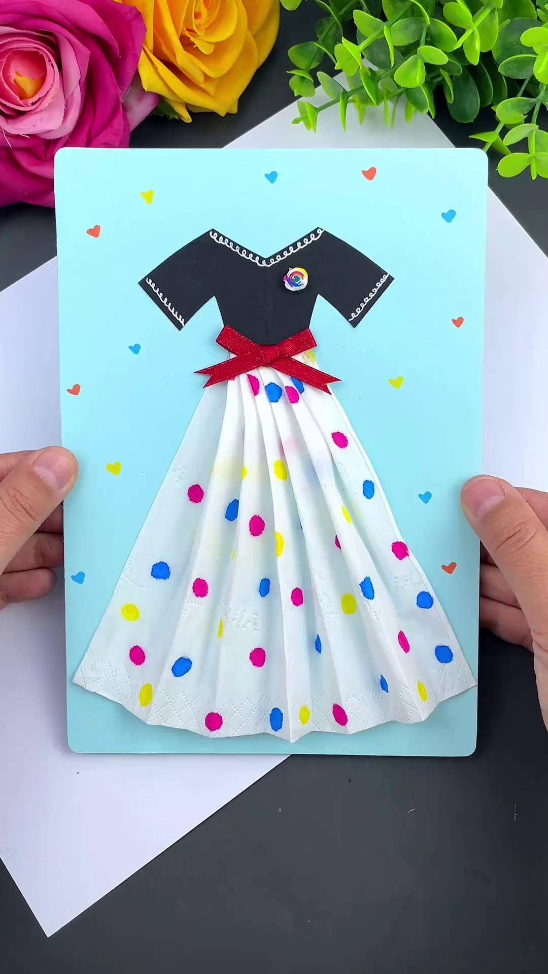 一起用纸巾做漂亮的裙子贺卡亲子手工 女神节手工 三八女神节 幼儿园