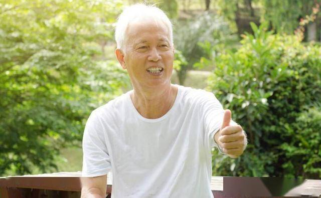 睡懒觉：一种被误解的健康生活方式，睡懒觉≠懒，背后的健康逻辑