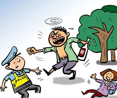 酒后骑行被查他竟趁交警不备挥拳打头江西宁都办理新规后首例袭警案(图1)