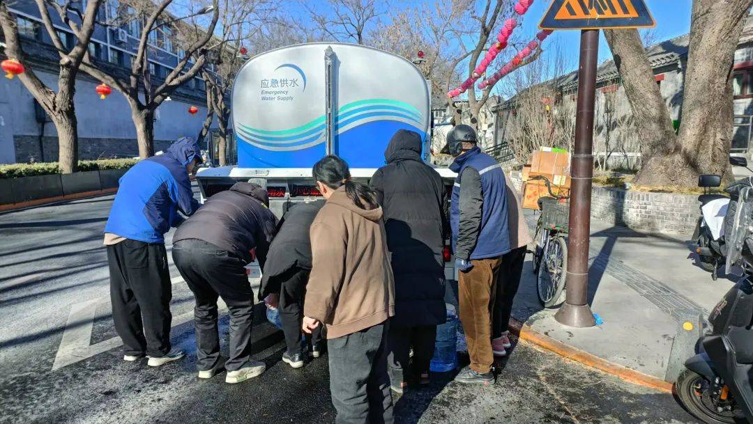 胡同水管凌晨破裂紧急抢修370余户居民恢复供水凤凰联盟网址(图2)