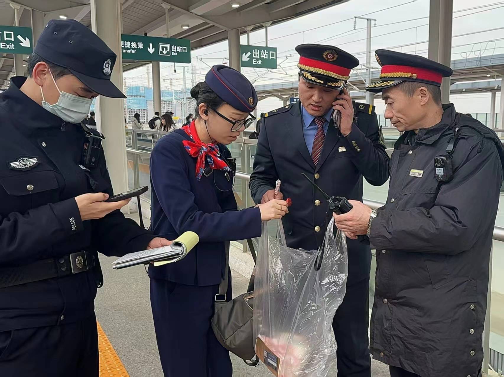 高铁暖心接力,53万元失物"完璧归赵"