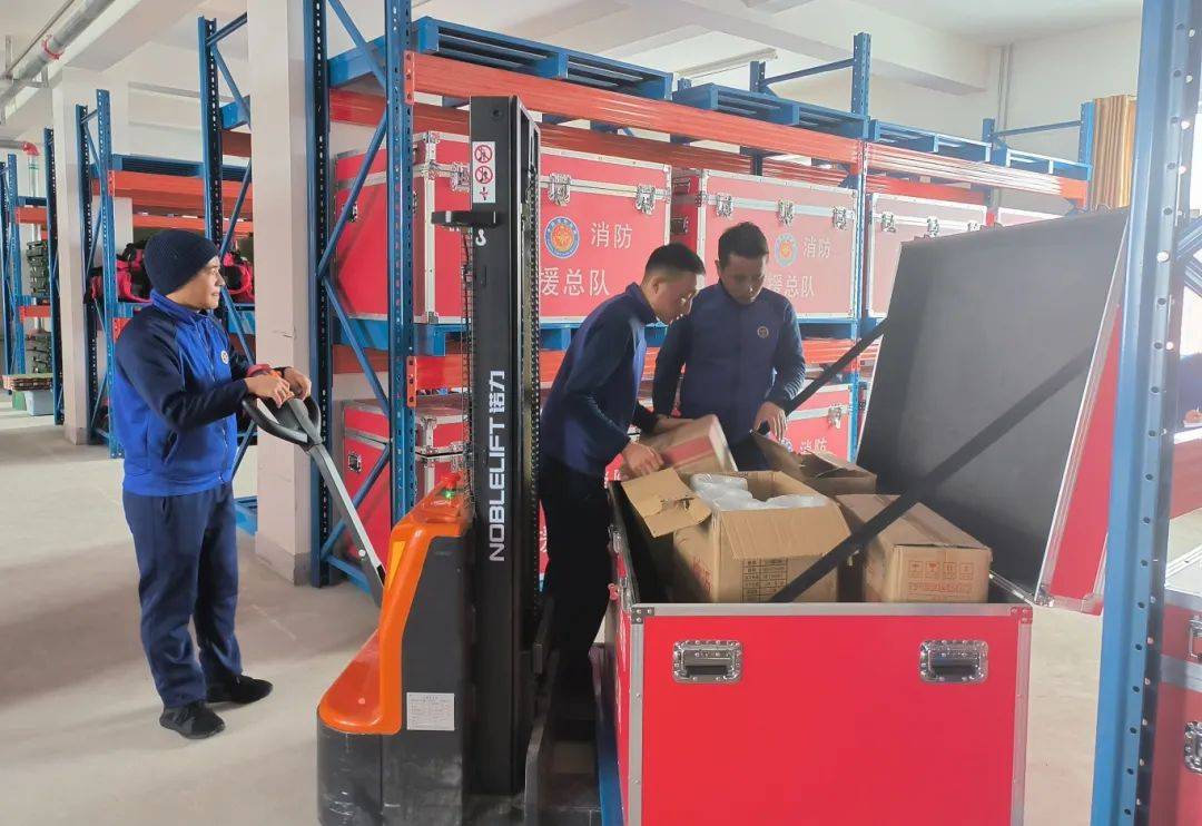 果洛消防各级组织开展装备器材保养暨装备核查清理工作欧博体育(图1)