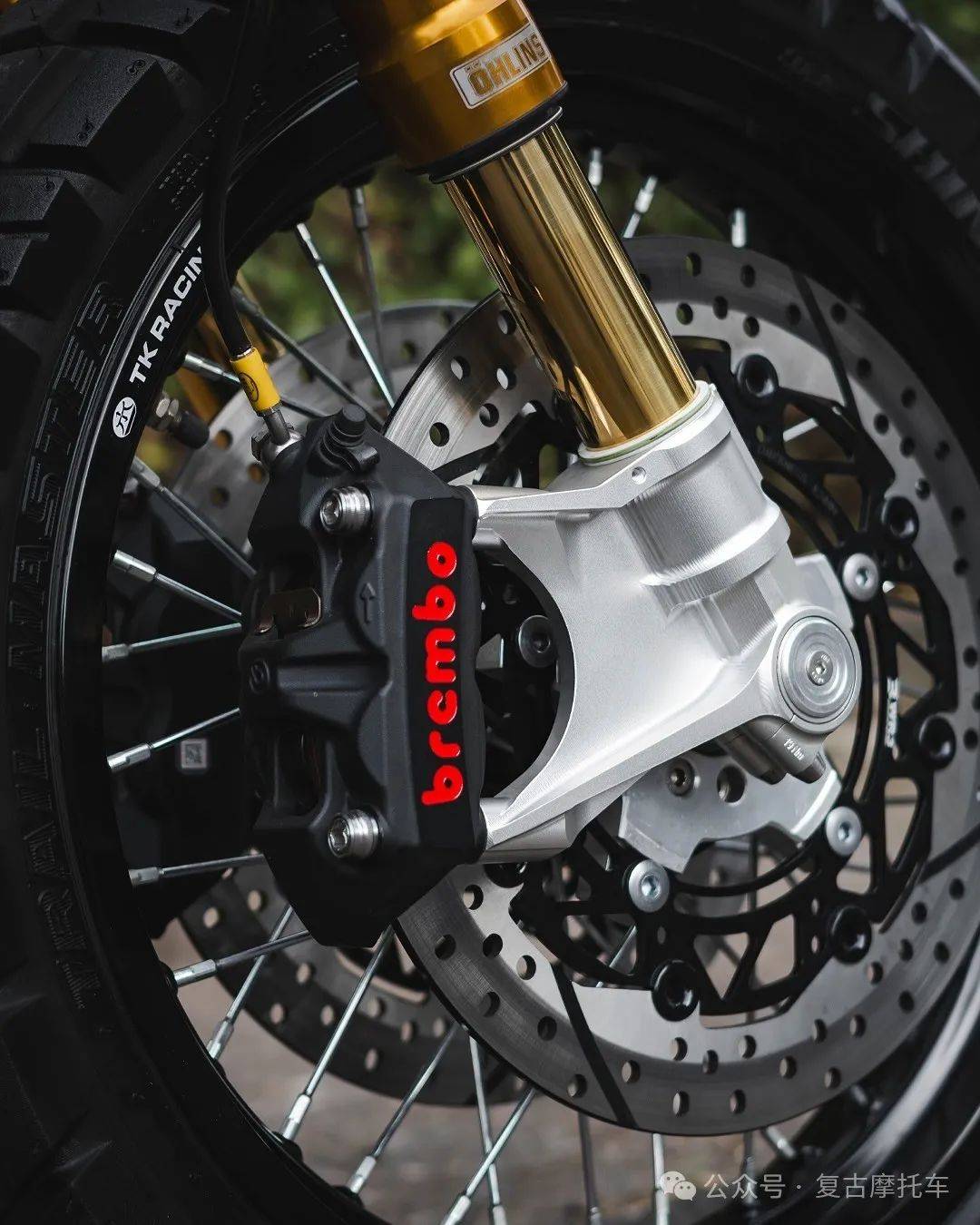 这台使用川崎ninja 250改造而来的scrambler