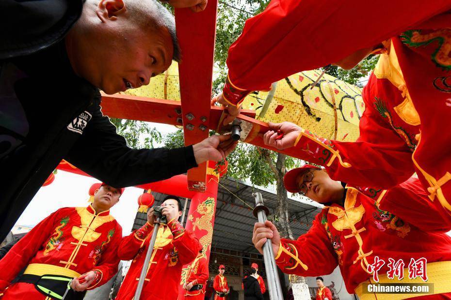 新春见闻）福建莆田板凳龙圈灯闹新利体育下载元宵(图5)