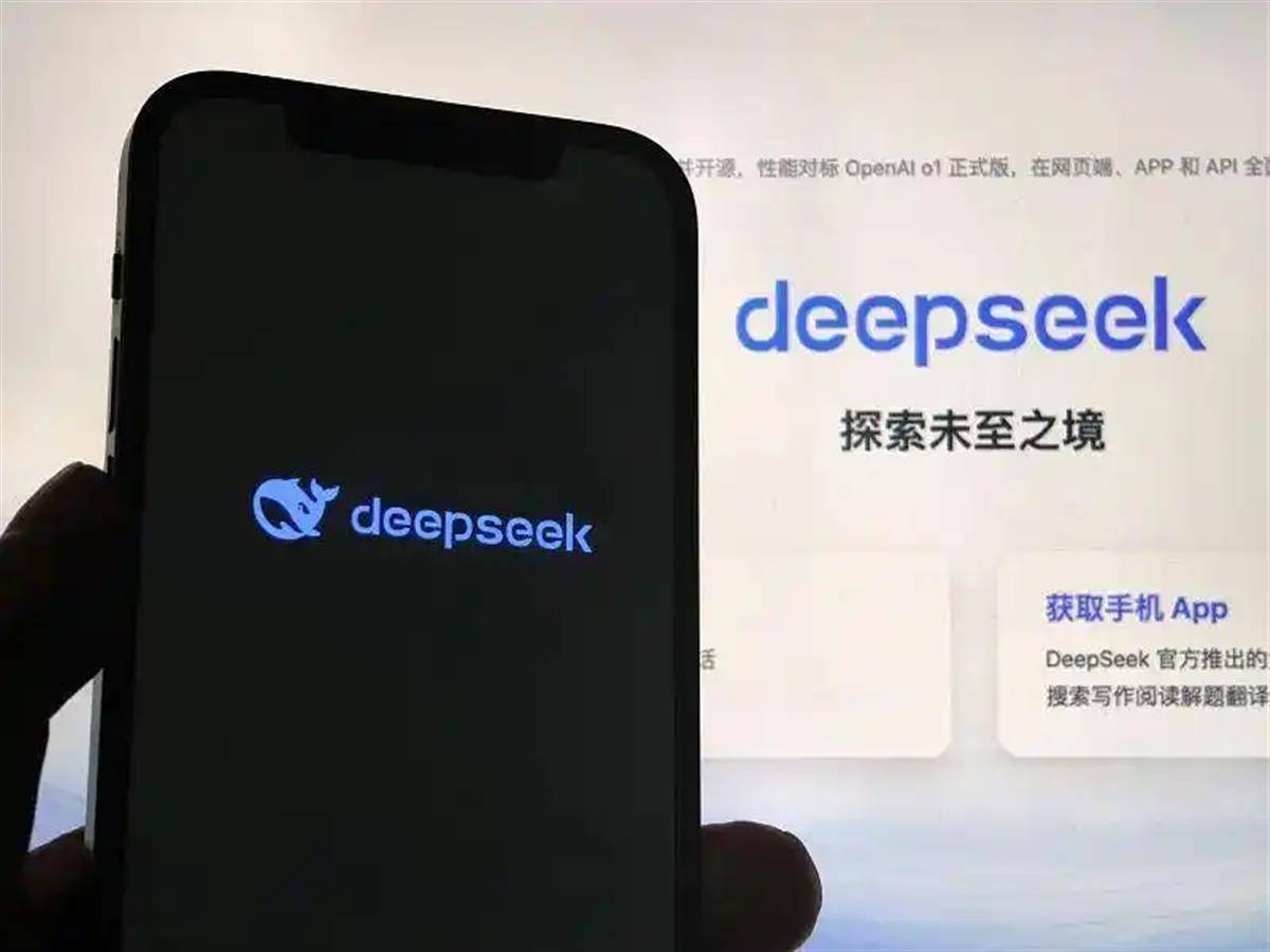 “打不过就加入”，文心一言、科大讯飞、知乎直答接入DeepSeek，此前华为、OPPO也已接入