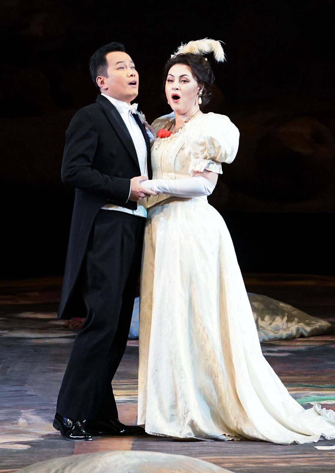 国家大剧院版歌剧《茶花女》再度回归,石倚洁唱响抒情男高音优游自如