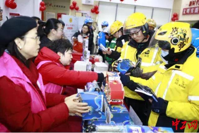 工会驿站里闹元宵一站式关爱户外劳JN江南入口动者(图2)