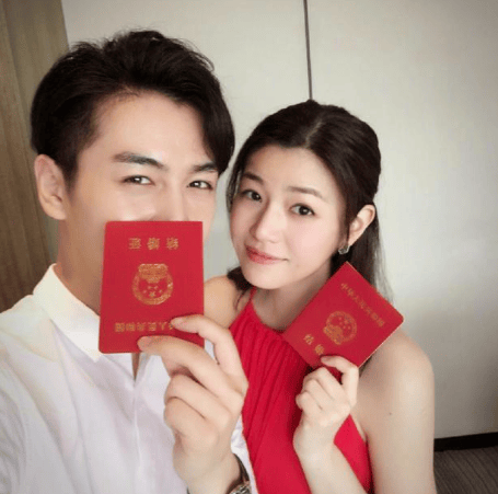 陈晓和陈妍希9年婚姻结束！此前多次被传婚变，一文梳理时间线