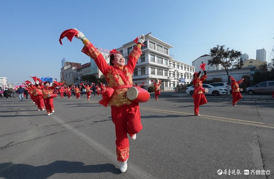 吉祥中国年 | 谁持彩练当空舞
