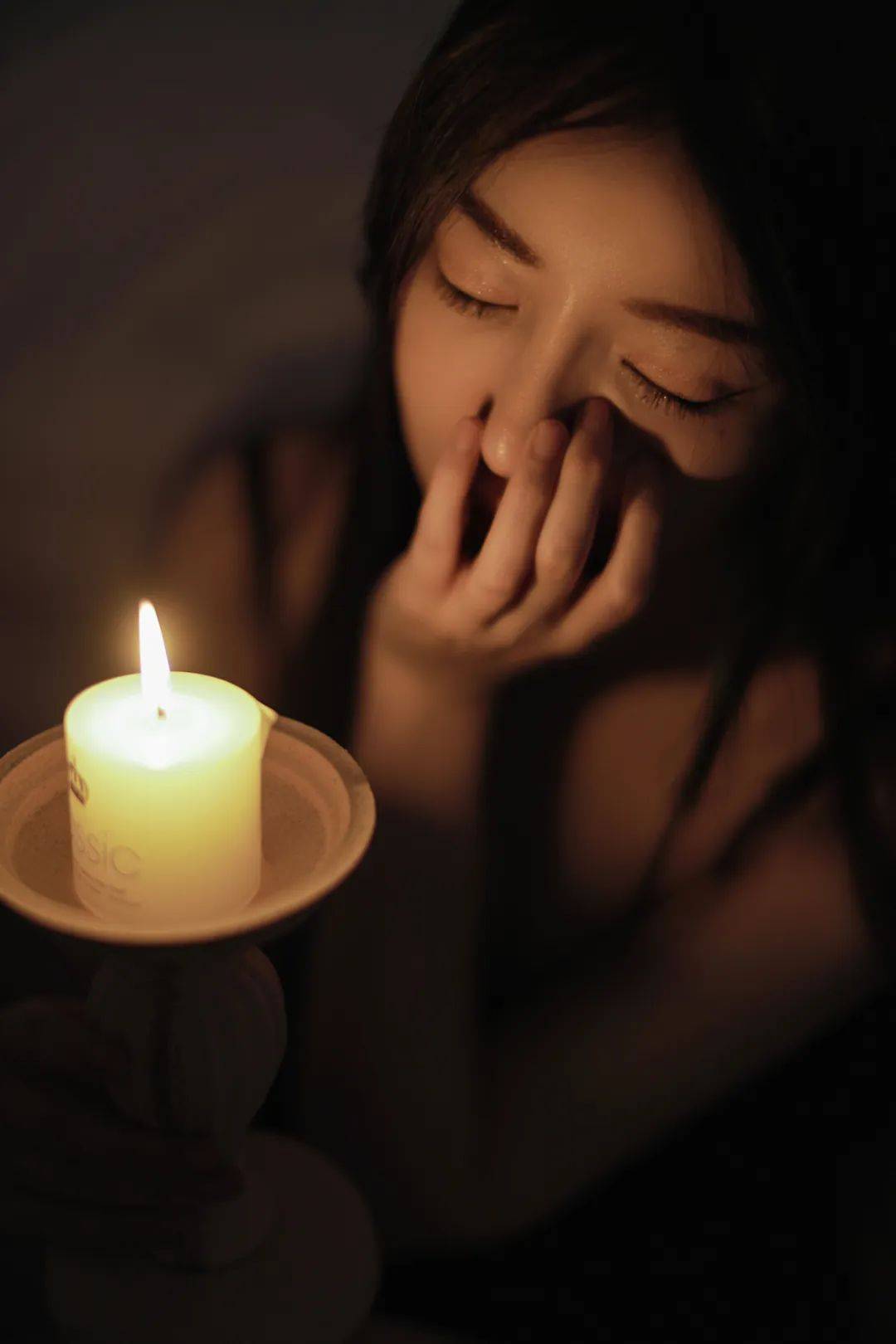 蚂蚁_蜡烛_进行