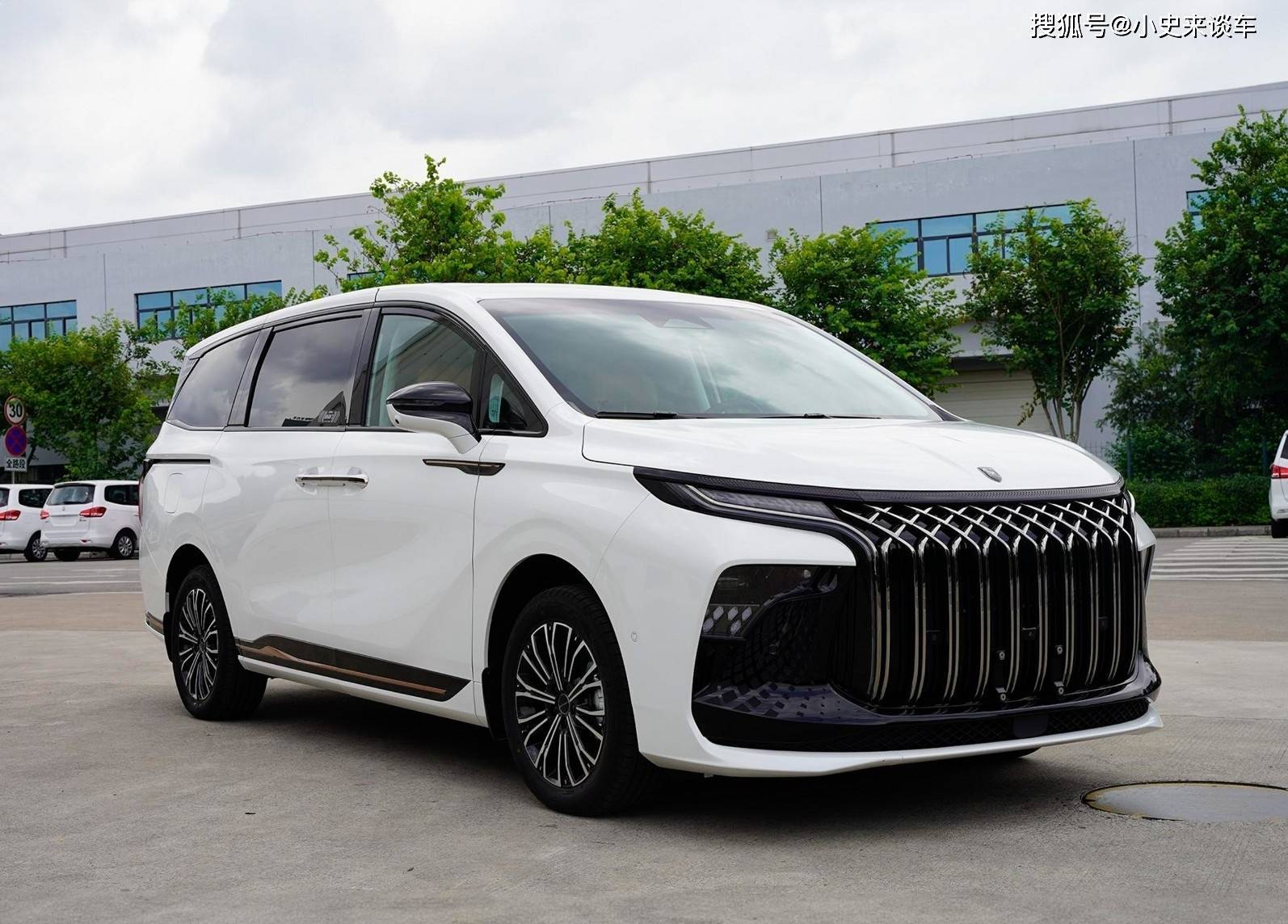 星海V9插混版来袭！200km续航中大型MPV，能否撼动别克GL8地位？