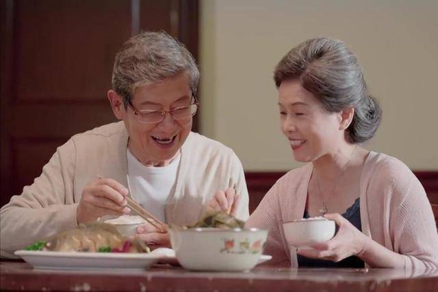 饭后别躺！身体可能发生这些意想不到的变化 饭后躺下的惊人真相：你不可不知的健康隐患