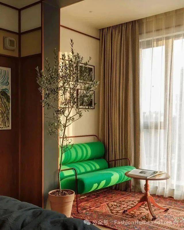 解锁2025年"绿与棕"潮流色彩搭配 #fashion色彩