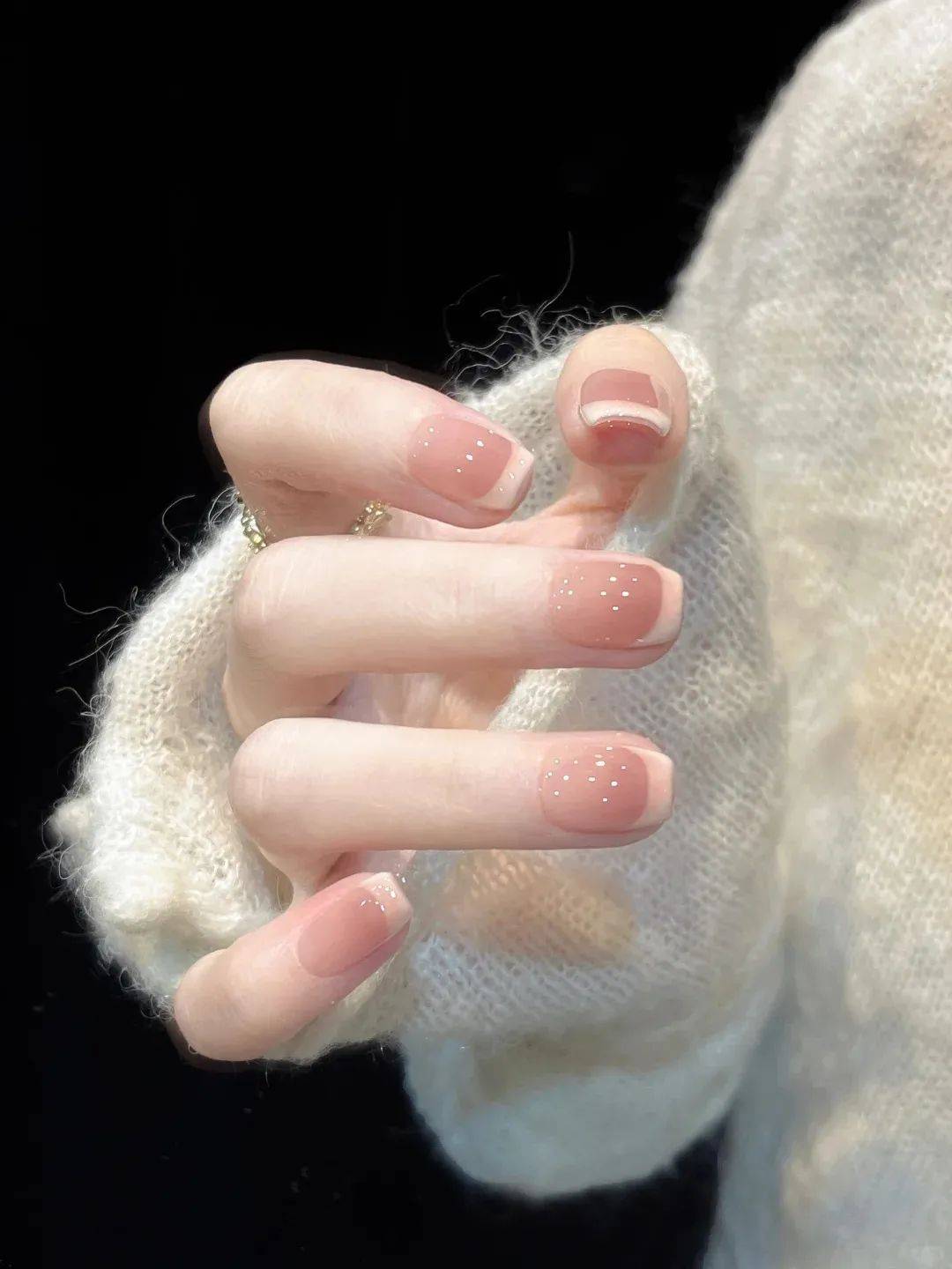 百搭简约温柔大姐姐气质法式美甲