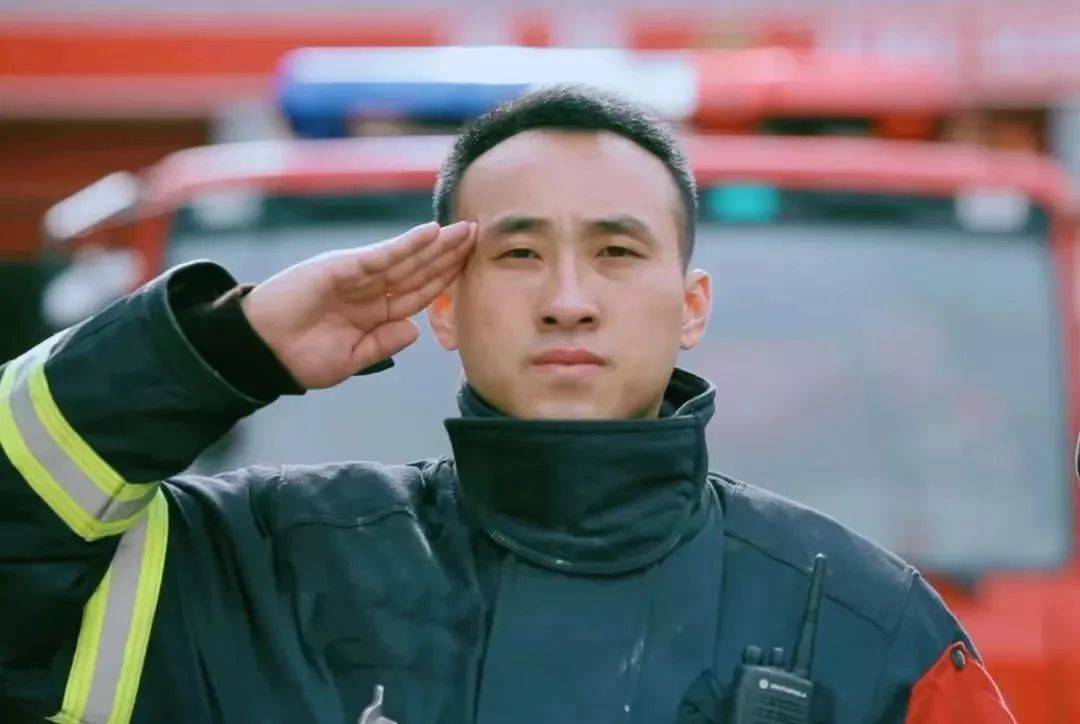 抚顺・锋尚 你们的样子 就是雷锋的样子——抚顺“百姓雷锋”十八年全记录必博下载(图11)
