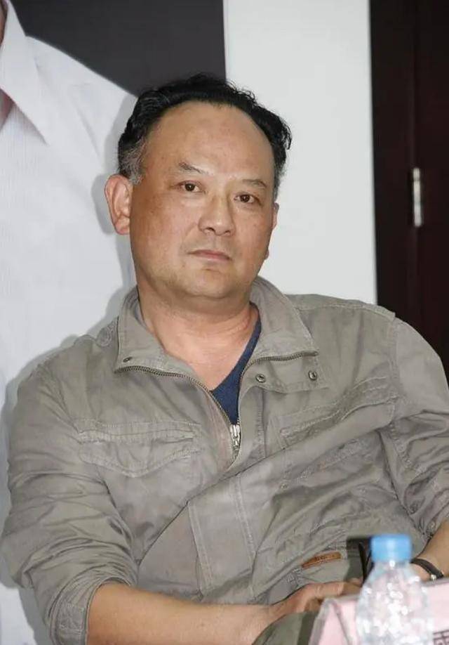 周国宾:《难忘的战斗》中被秤砣砸的警卫员,时隔49年变油腻大叔