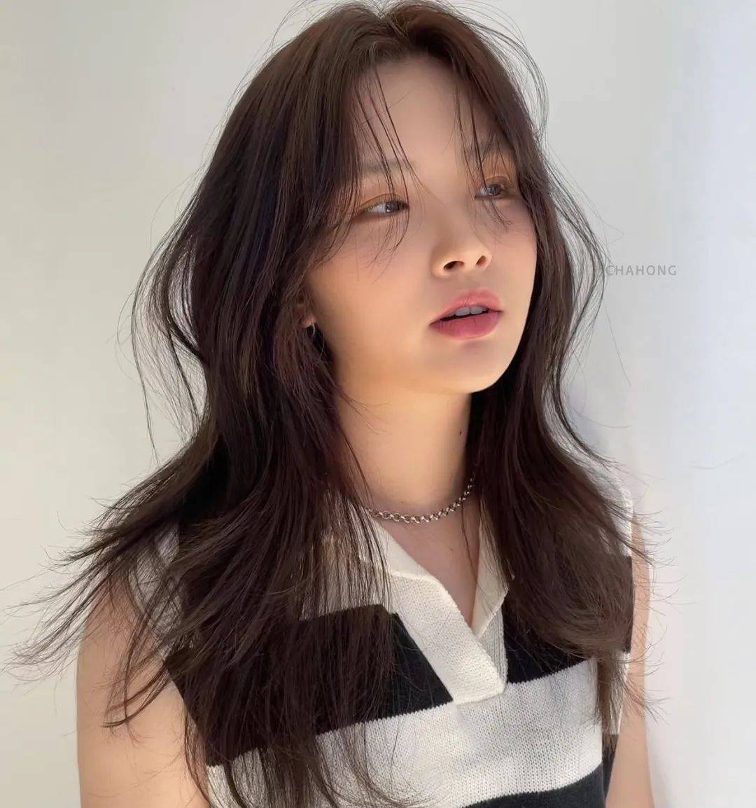 女明星氛围感长卷发让你美出新高度