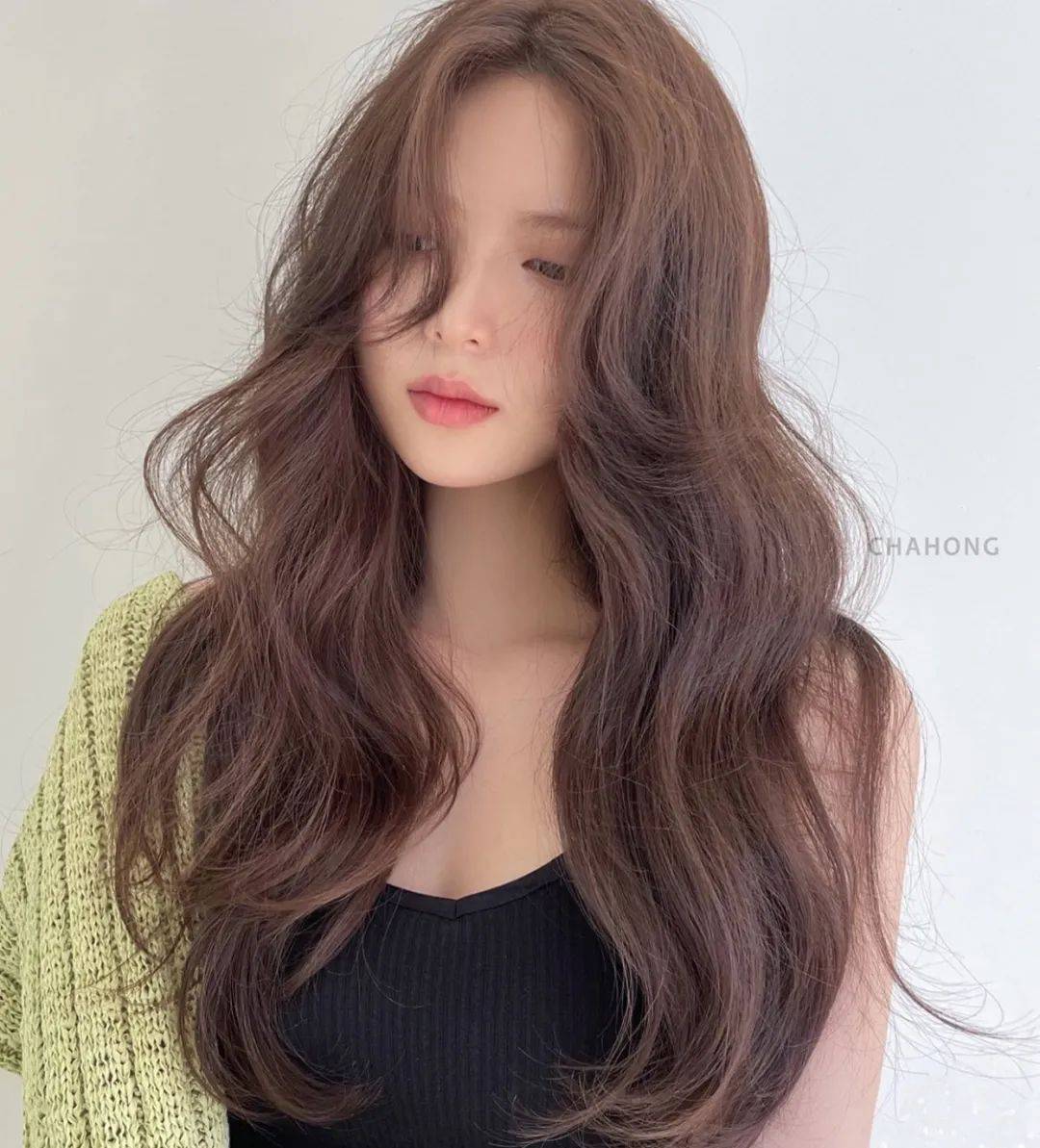 女明星氛围感长卷发让你美出新高度