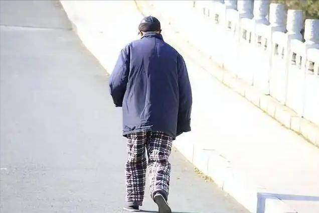 脑梗康复期，散步竟能改写命运？