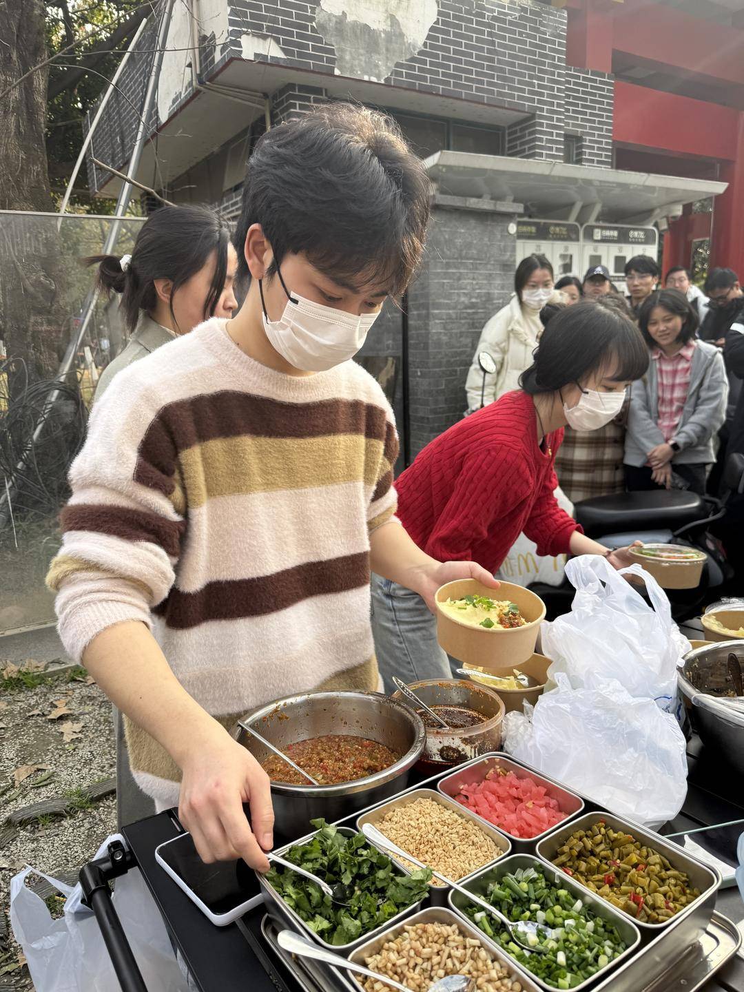 图片[3]-985研究生退学摆摊卖土豆泥日入700元：过自己想要的生活-华闻时空