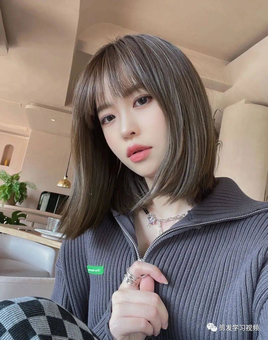 剪早春短发你很好看