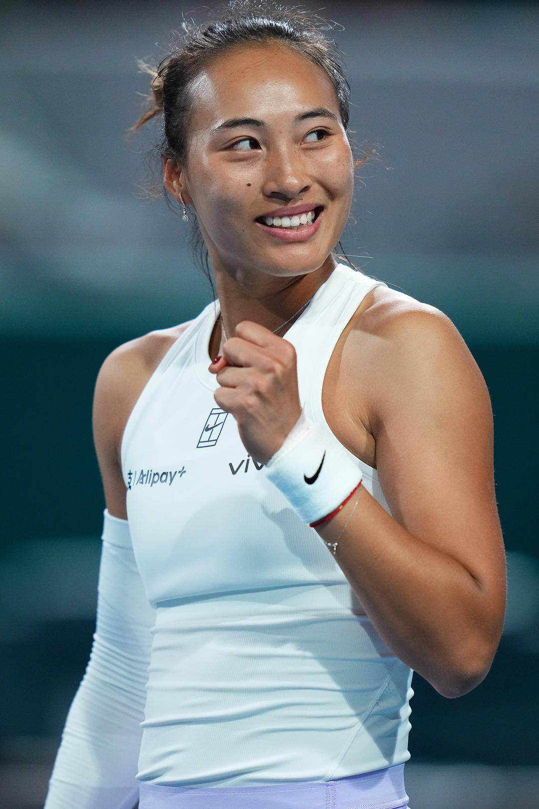 郑钦文WTA1000迈阿密站再创佳绩，晋级16强展现强劲实力