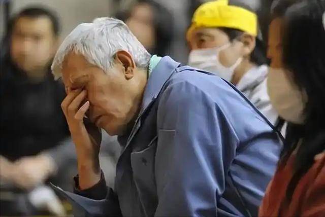 老人脑出血频发，这些日常行为竟是“元凶”！，老人防脑出血，避开这些“陷阱”！